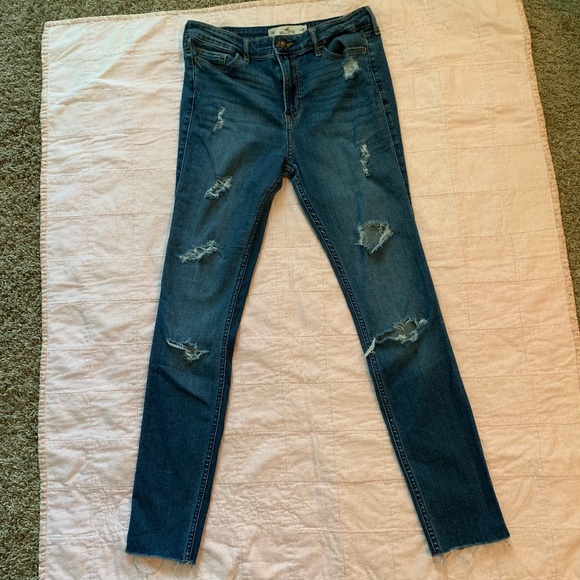 Hollister Denim - Hollister High rise distressed skinny jeans - SZ 7
